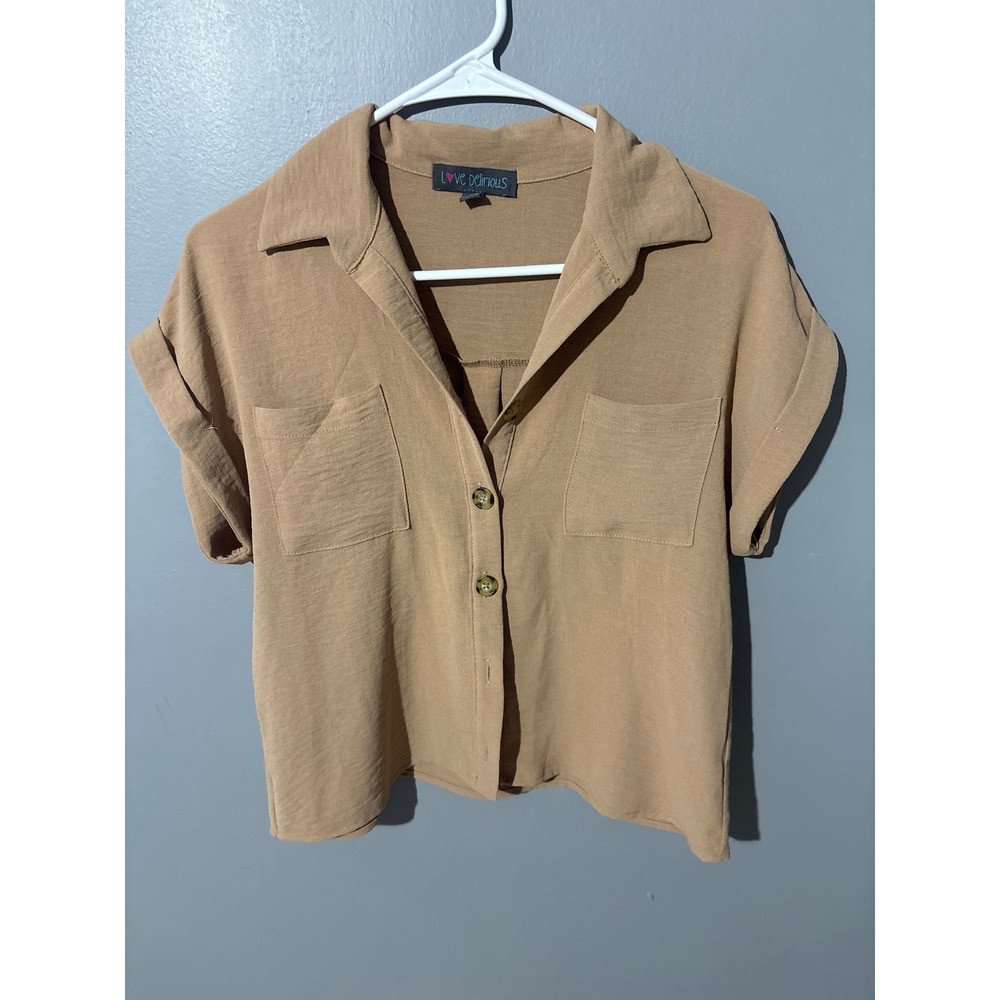 Love Delirious Tan Short Sleeve Button Down Shirt Women Medium Cuffed Pocket Top